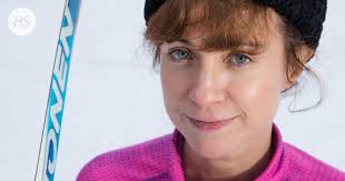 Kun näyttelijä Sanna-June Hyde sai kutsun esittää Aino-Kaisa Saarista, hän  painui ladulle