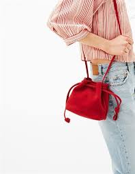 Sokak Modasi 2018 Gunluk Canta Modelleri Bershka 2018 Bershka Canta Gunluk Modasi Modelleri Sokak Moda Stilleri Moda Cantalar Moda