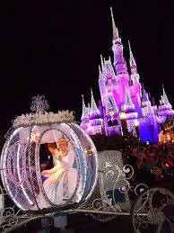 Mickey S Very Merry Christmas Party At Walt Disney World Brings Plenty Of Character And Characters Inside The Magic Disney World Christmas Disney Parade Walt Disney