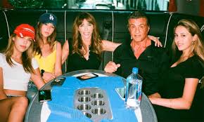 Sylvester stallone is an american actor and film producer. Conheca A Familia De Sylvester Stallone Estrelando