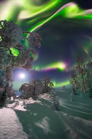 Wow An Aurora Moon Flower Happened Last Night Over The Aurora Observatory Adrien Mauduit Photography Film Northern Lights Pictures Aurora Boreal