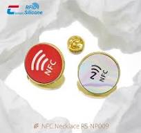 Épinglettes NFC de luxe personnalisées, badges métalliques ...