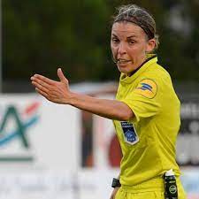 Au matmut atlantique, la francilienne sera assistée par mikael berchebru. Temps Additionn Elles Stephanie Frappart Une Arbitre Pionniere