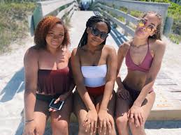 I got my tragus pierced during spring break idk why i did this hope you guys enjoy this spring break vlog of me and my friends hanging and doing fun. P I N T R E S T Alexlh 02 Girl Sday Photoshoot Bff Goals