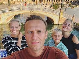 Speaking about her siblings, daria is the oldest child of the family. Alexei Navalny Married Life With Wife Yulia Navalnaya And Net Worth Details