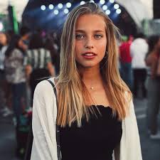 She began as a model and has since moved to act. Margarida Corceiro Modell Wiki Bio Alter Hohe Gewicht Affare Vermogen Dating Karriere Fakten Starsgab Modell Bio