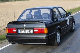 Smart, comfort, prima, and club executive, equipped with reclining leather seats with tables, footrests, and power sockets, provide free wifi and generous. Bmw 320is Der Italo M3 Italo Schmalhans Stern De