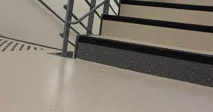 They also protect the edges of floorcoverings from becoming worn. Grooved Pvc Stair Nosing T27 3r Gerflor