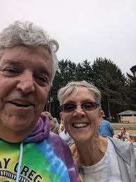 And for a windy Monday, its Pam and Bobby. love BF x #dallastvshow  #VictoriaPrincipal #patrickduffy