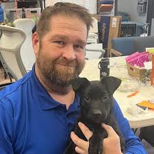 We hope everyone's having a magical Monday ✨ We've had an AMAZING holiday  season at LPCHS. Huge thanks to our community for supporting our animals.  In two weeks, 18 dogs & 23