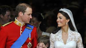 Při odchodu z porodnice řekl princ william, že je velmi šťastný a velmi potěšený. Princ William A Vevodkyne Catherine Cekaji Prvniho Potomka Hospodarske Noviny Ihned Cz