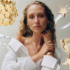 Queen sends official email to Commonwealth citizens