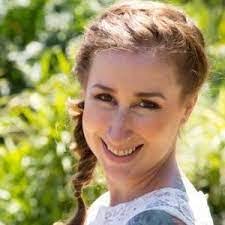 Staci Schwartz's Instagram, Twitter & Facebook