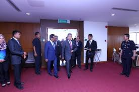 Ketua menteri sabah disandang oleh hajiji mohd noor dari parti peribumi bersatu malaysia iaitu salah satu komponen gabungan rakyat sabah (grs). Mesyuarat Jawatankuasa Induk Pengurusan Warga Asing Di Sabah Bil 1 2016 Bersama Yab Dato Seri Dr Ahmad Zahid Bin Hamidi Timbalan Perdana Menteri Di Bilik Mesyuarat Pejabat Ketua Menteri Sabah Pada 16 Mei 2016