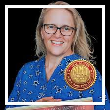 Kelly Ladue's Instagram, Twitter & Facebook