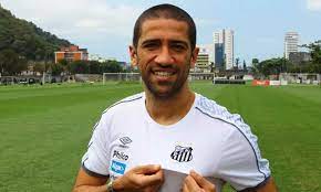 Confira grátis o perfil completo de evandro santos com 0 cds promocionais, muitas músicas para baixar e ouvir, agenda de shows completa, fotos de instagram, video clipes e muitas novidades! Cinco Clubes Da Serie A Monitoram O Meia Evandro Ex Santos