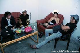 Sekali imbas nampak menutup aurat, sopan sahaja gayanya. Amelmy Dunia Hiburan Informasi Teknologi Novel Seks Dan Gambar Halaman 11