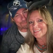 Those who know me know I Crappie fish pretty much every day. I fish 6  states. 💯 because I love the THUMP! They also know I only take what I  need, don't “