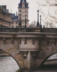 Pont Neuf 10 Things You Probably Didn T Know About Paris Oldest Bridge Pont Neuf Paris Old Bridge