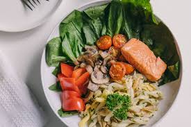 Salad identik dengan bahan dasar buah dan sayur. Mengenal Serasa Salad Bar Umkm Yang Fokus Pada Makanan Sehat Halaman All Kompas Com