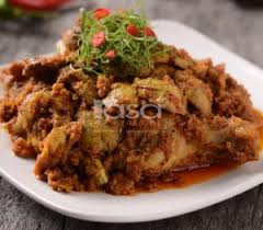 Ayam juga enak dimasak secara berkuah, dan ada berbagai jenis cara masakannya. Rendang Pedas Ayam Dengan Jering Rasa