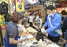5차 소비진작용 재난지원금 '선별지급' 38% '보편지급' 37% 한국갤럽 여론조사…'지급하지 않는 것이 좋다' 23% 20~30대 '선별 지급' 우세, 40~50대 '보편 지급' 우세 ì›ì£¼ì‹œ ìž¬ë‚œì§€ì›ê¸ˆ ë³´íŽ¸ ì§€ê¸‰ ë§Œì§€ìž'ë§Œì§€ìž' ì—°í•©ë‰´ìŠ¤