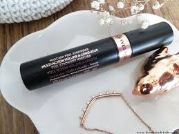 Le Mascara Feel Stronger Yves Rocher Apporte Volume Et Longueur Gant Demaquillant Produits Yves Rocher Demaquillant
