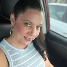 Balloons and green plastic cups make the cutest Christmas light garland! 🎄