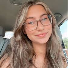 Lana Stallings's Instagram, Twitter & Facebook