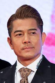 Lantas, siapa saja sekiranya artis korea yang dijuluki 'hot mama'? Aaron Kwok Wikipedia