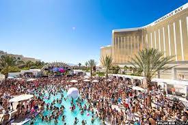 Daylight Beach Club Mandalay Bay Info Vegaspartyvip Com Las Vegas Pool Daylight Beach Club Las Vegas Nightlife