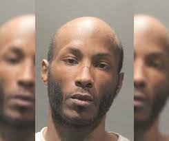 Derrick Giles's Instagram, Twitter & Facebook