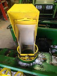 The chute on my snowblower keeps clogging every 6 steps i take. Snowblower Chute Green Tractor Talk
