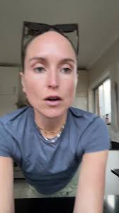 Bluey Duck Cake: Nostalgic 80's-90's Birthday Cake Book