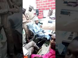 Dan faira shehu ibrahim inyass abdullahi sirrin fatahi hazbil muhaiminu daga taskar shehu ibrahim inyass alkaulahi Download Abdul Sirrin Fatahi Ft Ahmad Shehi Tajil Ixxi Kewa Mp4 Mp3 3gp Naijagreenmovies Fzmovies Netnaija