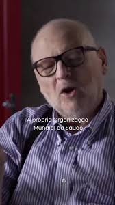 Artur Timerman no documentário Carta Para Além dos Muros. Tem na  #netflixbrasil #aids #HIV