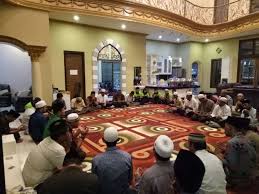 Maybe you would like to learn more about one of these? Bersama Warga Dokter Maulana Isi Malam Jumat Dengan Yasinan Metrojambi Com Berita Jambi Digital