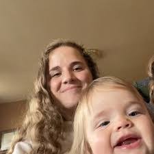 Hannah Shively's Instagram, Twitter & Facebook