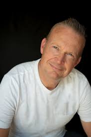 Ed, you look so miserable in your LinkedIn photo!!!" my friend, Ian  Gersowsky, told me a couple of weeks ago. My wife, Flee Chavasse, is a  personal brand photographer and owner of