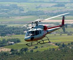 Un oraş înghesuit, construit claie peste grămadă, fără verdeaţă, fără perspective. Inchirieri Elicopter In Bucuresti 7sky Helicopters