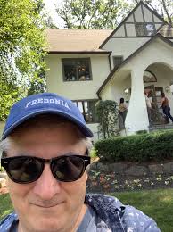 A Tour of Groucho's Great Neck House!