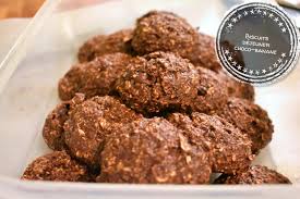 Biscuits Dejeuner Choco Banane Pour Un Dejeuner Sur Le Pouce Au Bout De La Langue Breakfast Biscuits Banana Cookies Biscuits