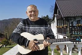 František nedvěd (73) dnes znovu stane před oltářem a podruhé řekne své »ano« stejné ženě. Frantisek Nedved Budu Koncertovat Do Roztrhani Tela Idnes Cz