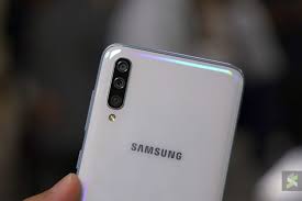 Harga telefon 2021 terkini terbaru di malaysia apple iphone asus android samsung nokia huawei honor lenovo oneplus realme oppo mi xiaomi telefon murah dan sesuai dengan bajet anda? Galaxy A70 Mula Dijual Di Malaysia Dengan Harga Di Bawah Rm2 000 Soyacincau Com