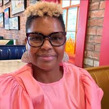 Happy Birthday to my big sis Victoria Christopher Murray! This was us at  the release party for my favorite of her books Harlem Rhapsody! This is her  day so show her some