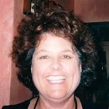 Bonnie Mckenzie's Instagram, Twitter & Facebook