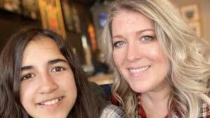 Kendra Knott's Instagram, Twitter & Facebook