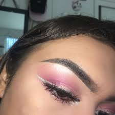 Light Pink To Dark Pink Eye Shadow Look Purple In The Outer Corner Purple Waterline And Outer Corner Diamon Dark Pink Eye Shadow Pink Eyeshadow Glitter Eyes