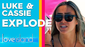 Following A Lack Of Communication Luke And Cassie Explode Love Island Australia 2019 Youtube