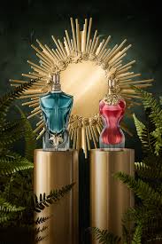 Composition du parfum la parfum jean paul gaultier la belle s'ouvre sur des notes juteuses de poire verte. Jean Paul Gaultier Le Beau La Belle Nuevas Fragancias